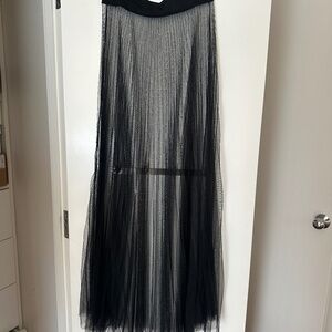 Chic Elegance Black Pleated Tulle Midi Skirt – Flattering, Flowy & Versatile for